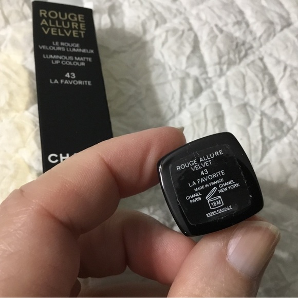 Chanel Rouge Allure Velvet Lipstick - La Favorite Pink - Picture 3 of 5